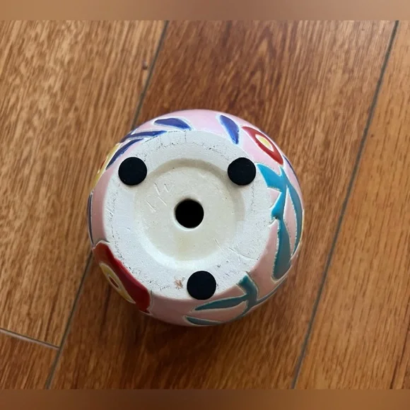 Floral ceramic plant pot. 4” diameter. 3 3/4” tall. Excellent for small plants. - Picture 6 of 6